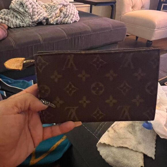 Louis-vuitton Women's Brown Bag - Picture 8 of 8